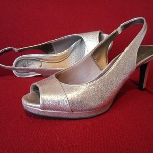 LIGHT GOLD open toe heels